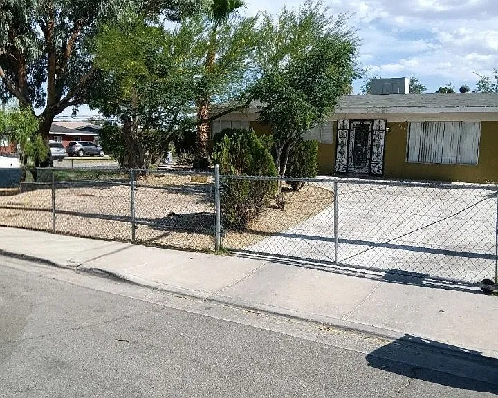 4549 Oakdale Ave — Photo 1