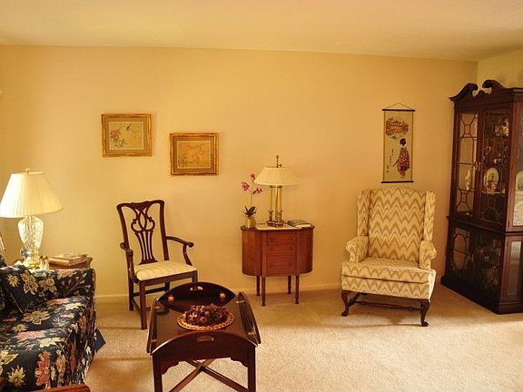 Living RoomFrontHall view