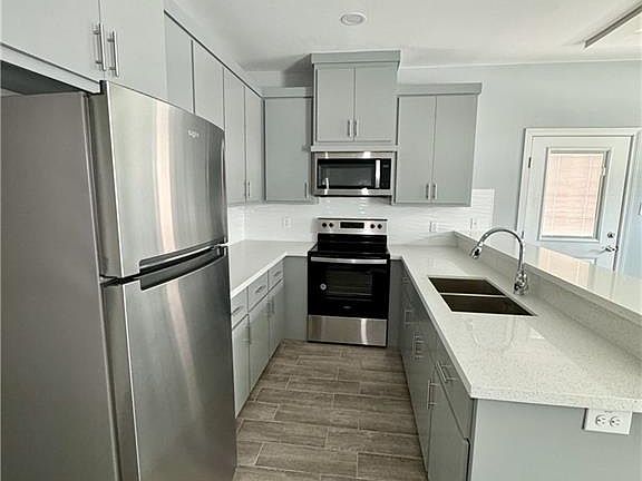 5th image of 413 E Acacia Ave #1