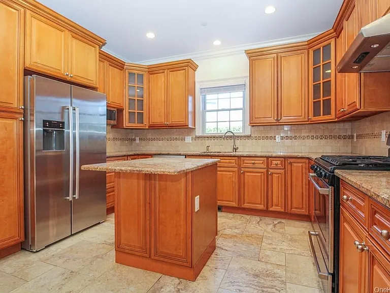 114 Oak St #114 — Photo 9