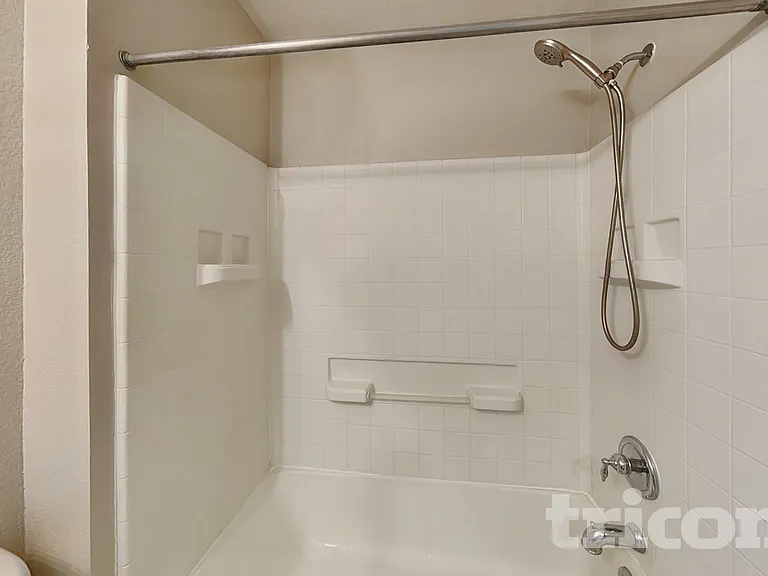 8210 Grissom Cir — Photo 15