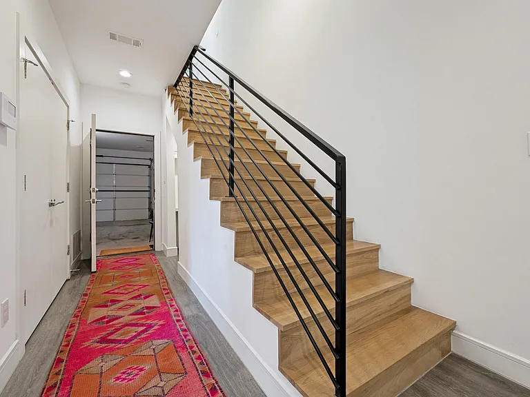 3880 Munger Ave #6 — Photo 15