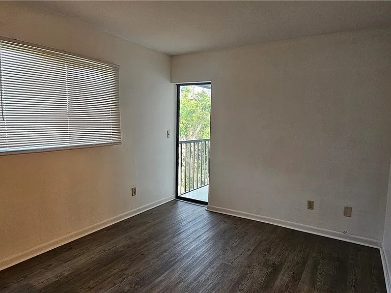 4904 Vincennes Ct #209 — Photo 11