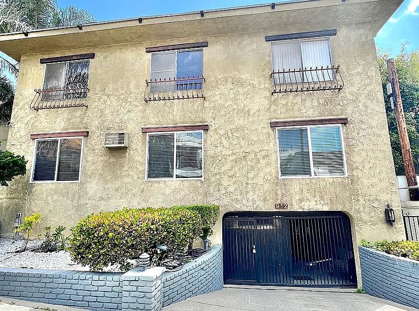 1st image of 912 Hilldale Ave APT 4