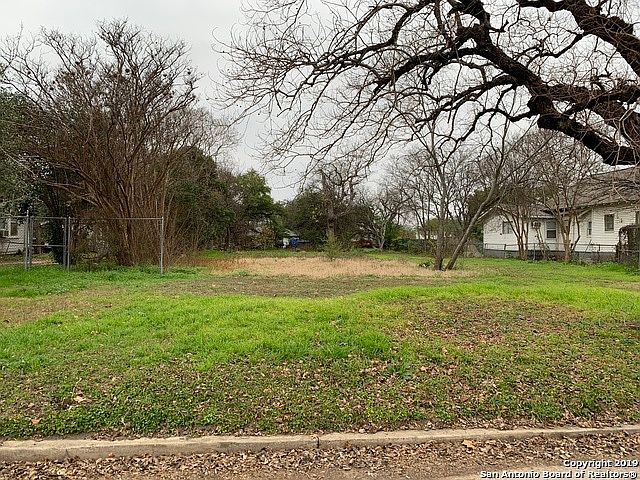 2nd image of 3225 W Ashby Pl