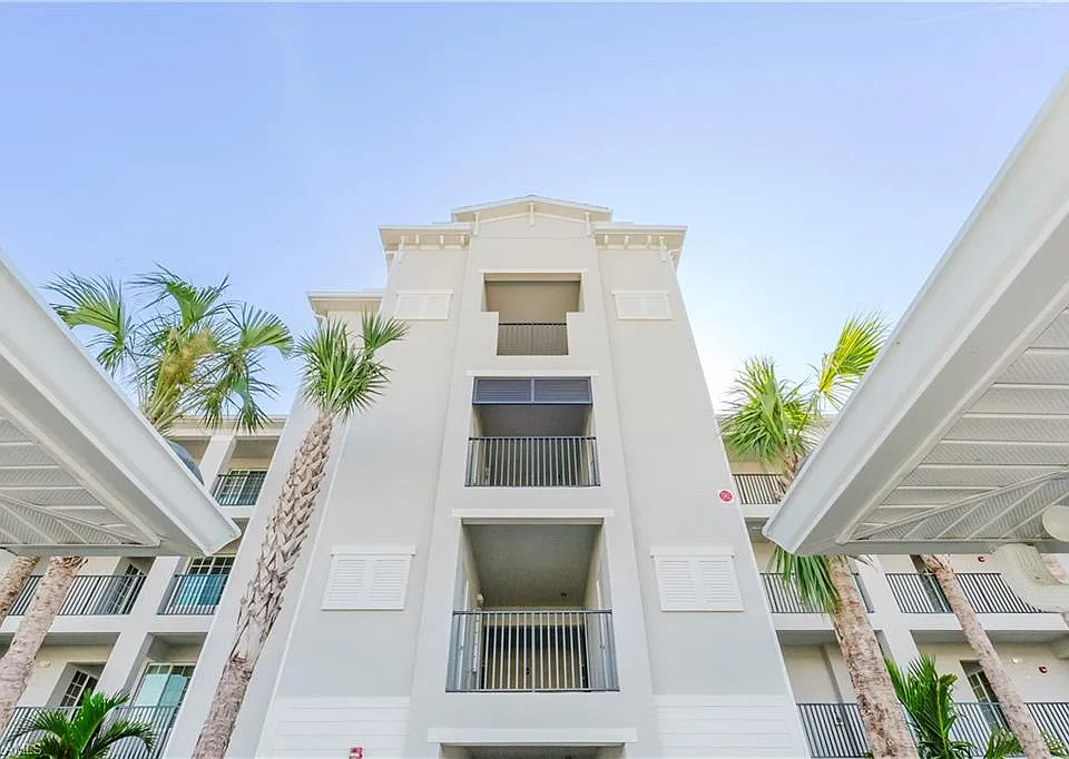 15345 Green Acres Ave #2111