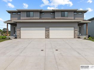 14810 Willow St, Bennington, NE 68007