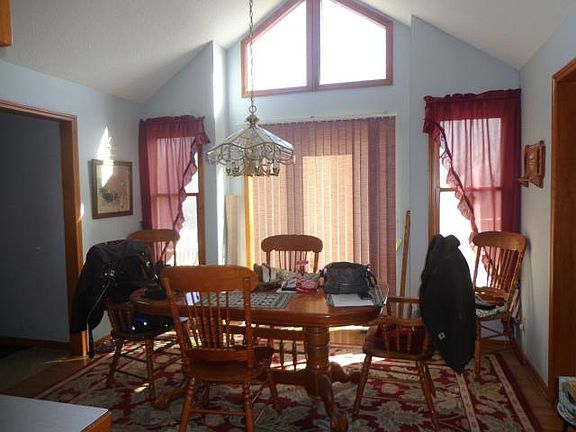3rd image of 27422 W 335th St