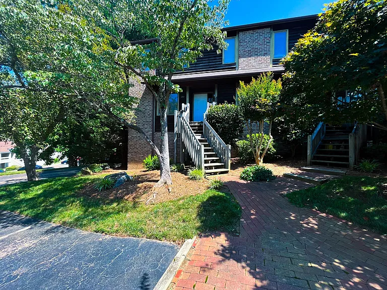 193 Kinloch Ct — Photo 4