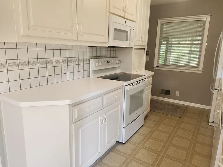 2501 Ford Rd — Photo 12