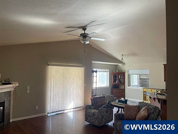 3rd image of 323 NW Pacific Hills Dr
