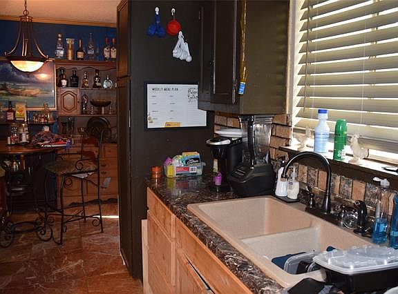 4th image of 804 N Lisa Ln