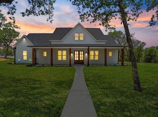 285 Whispering Oaks, Sunset, TX 76270