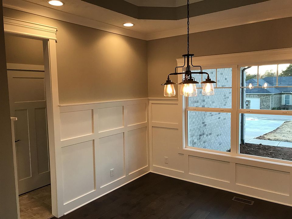 1st image of 303 Shelby Cir