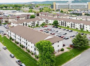 WEDGEWOOD COMMONS, La Crosse, WI 54601
