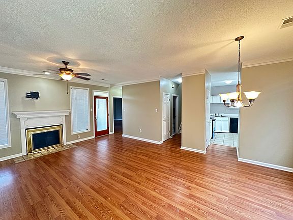 3rd image of 1165 Hunters Lake Dr