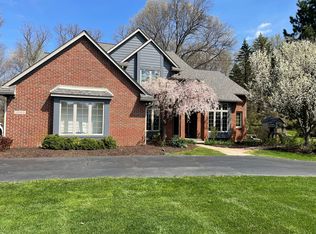 10502 Overhill Dr, Brighton, MI 48114