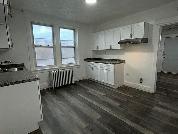 5th image of 161 Phillips Ave #2
