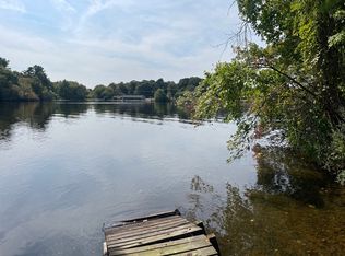 11 White Island Rd, Halifax, MA 02338