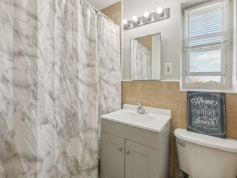 Parkway Terrace — Photo 7