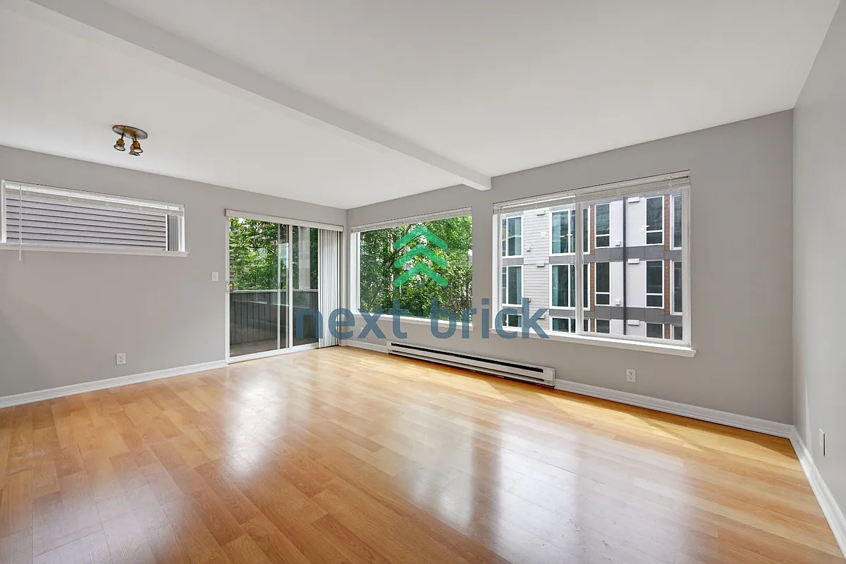 Building Photo - 2243 14th Ave W #C
