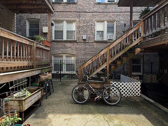 4th image of 2844 N Whipple St #R2