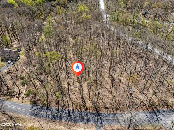 Whippoorwill Dr, Bushkill, PA 18324