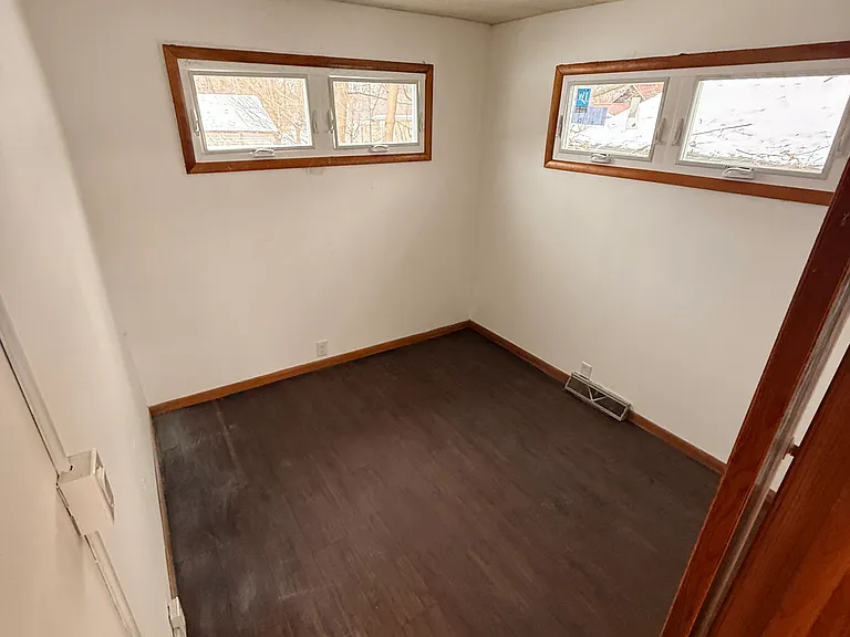 621 Morgan Ave — Photo 9