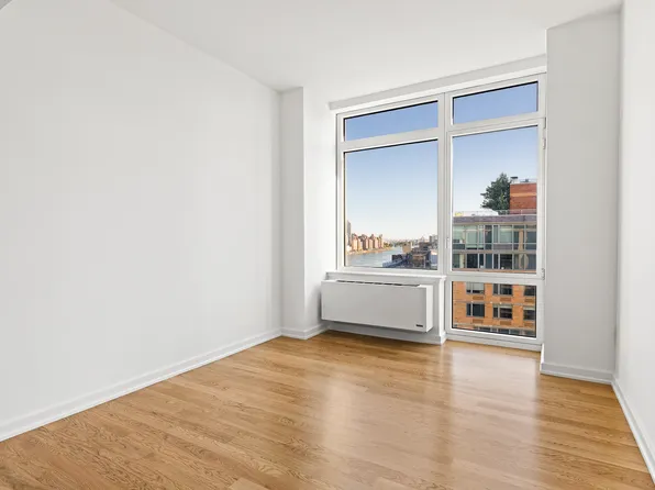 415 Main Street image 11 of 28