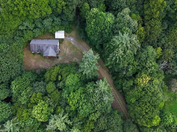 3801 Hemphill Rd, Waynesville, NC 28785