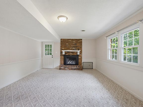 3rd image of 1306 Claymore Dr
