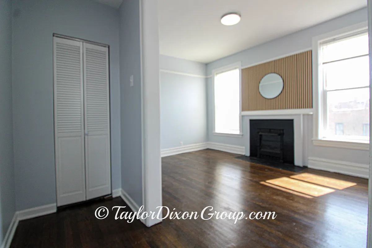 Building Photo - 5409 S Indiana Ave #3