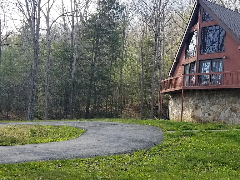 278 Forest Rd — Photo 2