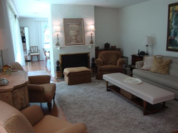 4th image of 221 Bedford Forest Ave