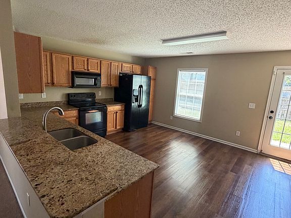 3rd image of 217 Windsorcrest Rd