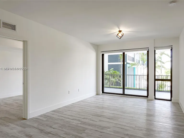 4400 Sunrise Blvd #S2-A — Photo 6