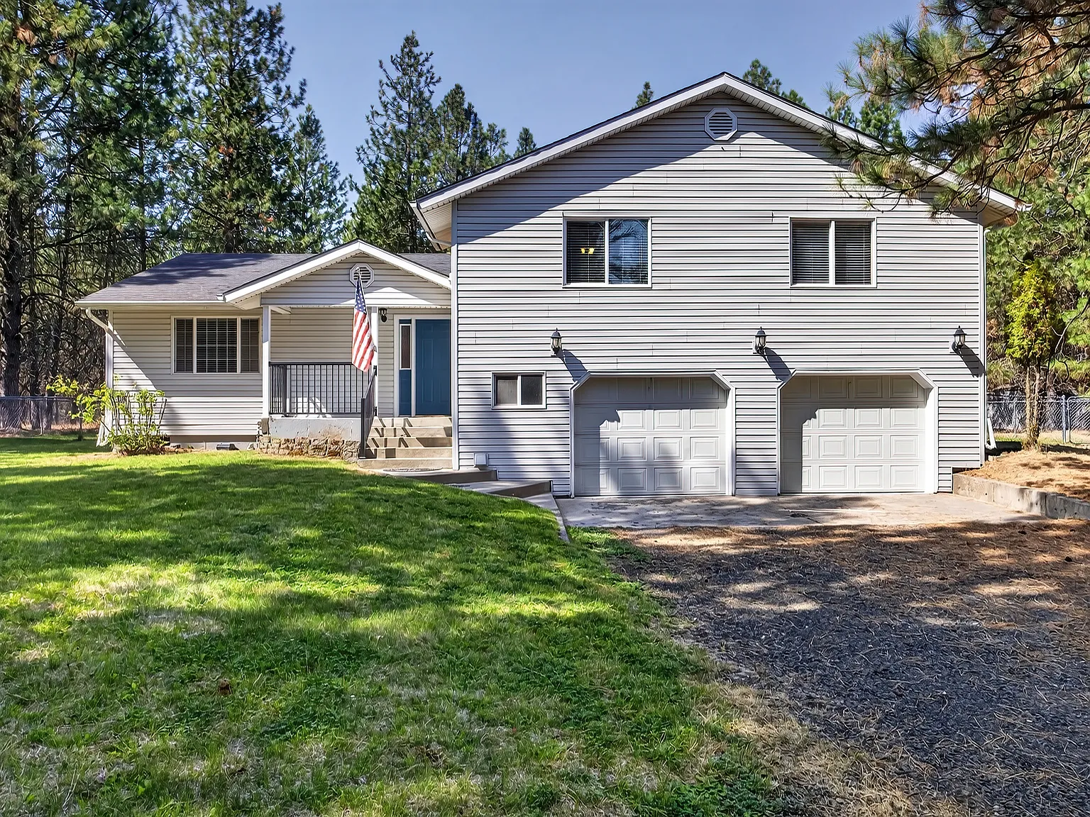 3 bed, 2.5 bath, 2726 sqft, $2,800 — Photo 3