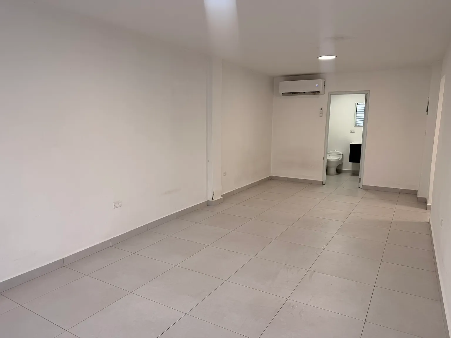 Studio, 385 sqft, $775 — Photo 3