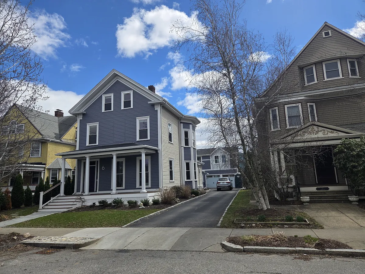 Building Photo - 6 Lowell Ave #3