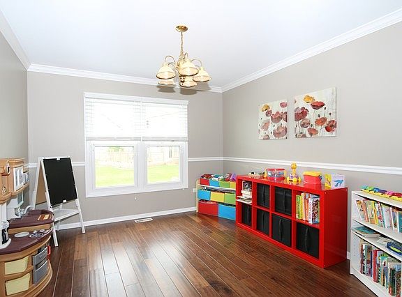 4th image of 1301 Darlington Ct