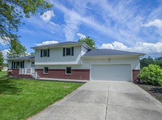 33740 Cooley Rd, Columbia Station, OH 44028