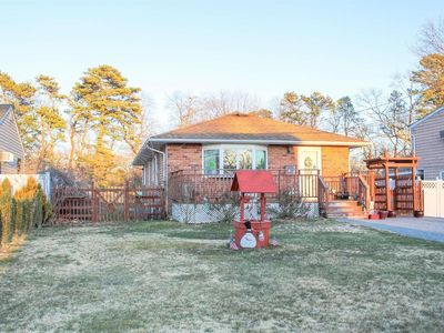 1073 Callahan Street, Bay Shore, NY, 11706