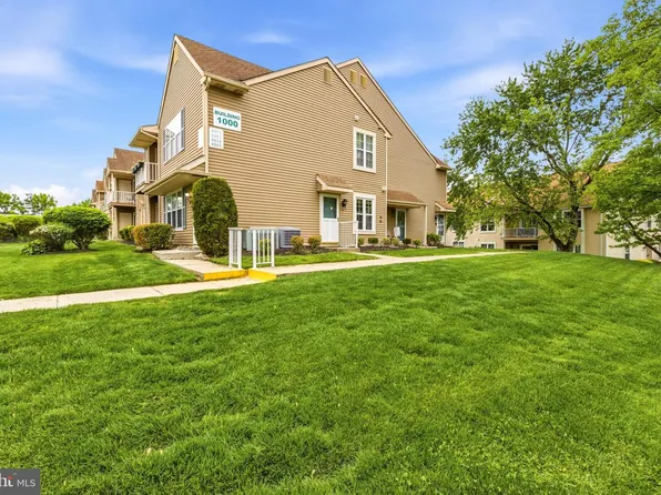 1014 Scotswood Ct, Mount Laurel, NJ 08054