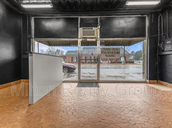 1009 S Main St, Lillington, NC 27546