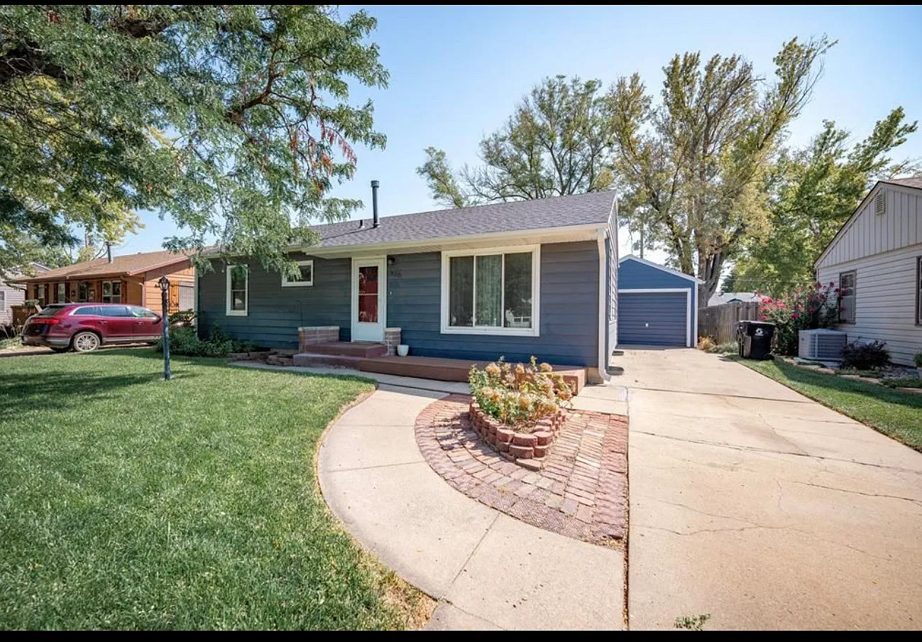 4 bed, 1000 sqft, $1,600 — Photo 1
