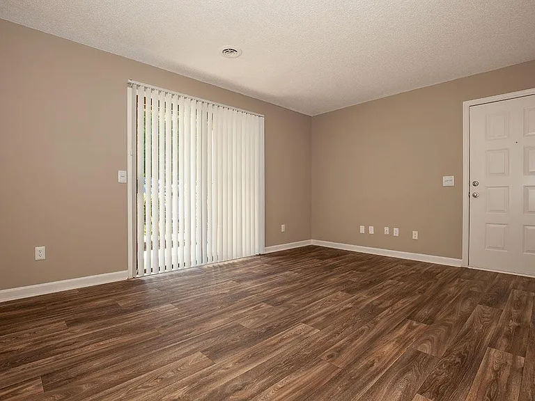 BEAUTIFUL HARDWOOD FLOORS IN THE DOGWOOD AT LAUREL RIDGE APARTMENTS
