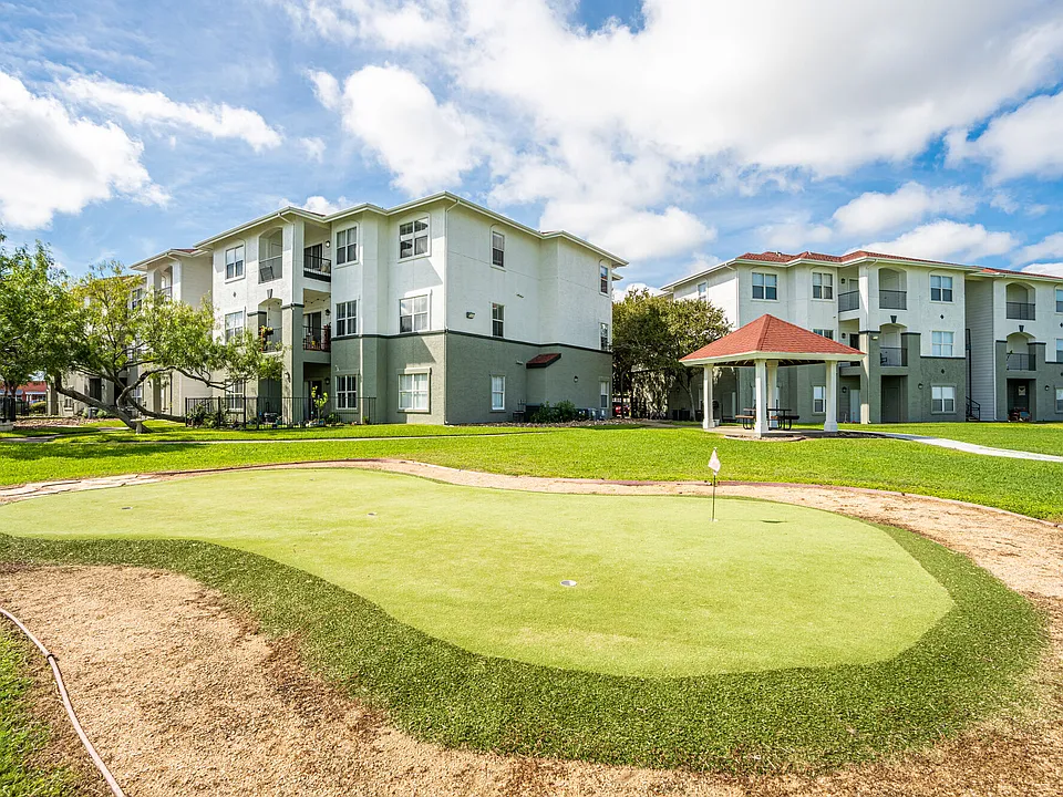 Baypoint Apartments