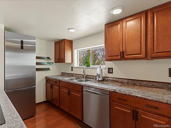 5th image of 12970 Hazel Drive