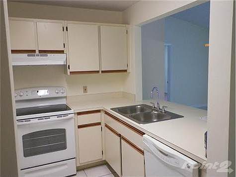 5th image of 421 SE 10th St #202