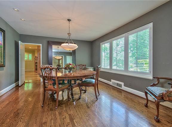4th image of 605 Lynnwood Blvd